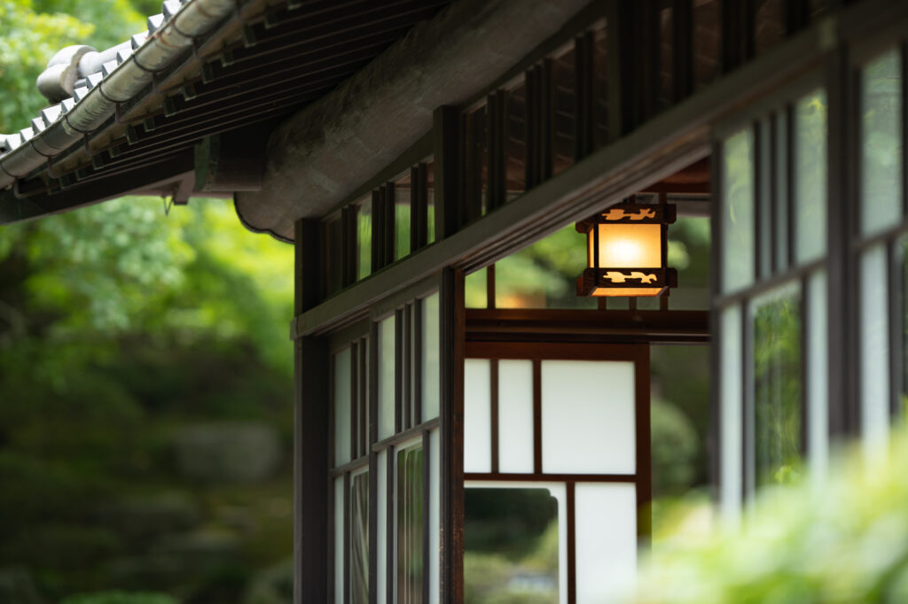 日本の伝統的な住まいの特徴を解説|日本各地の工夫と現代への活かし方