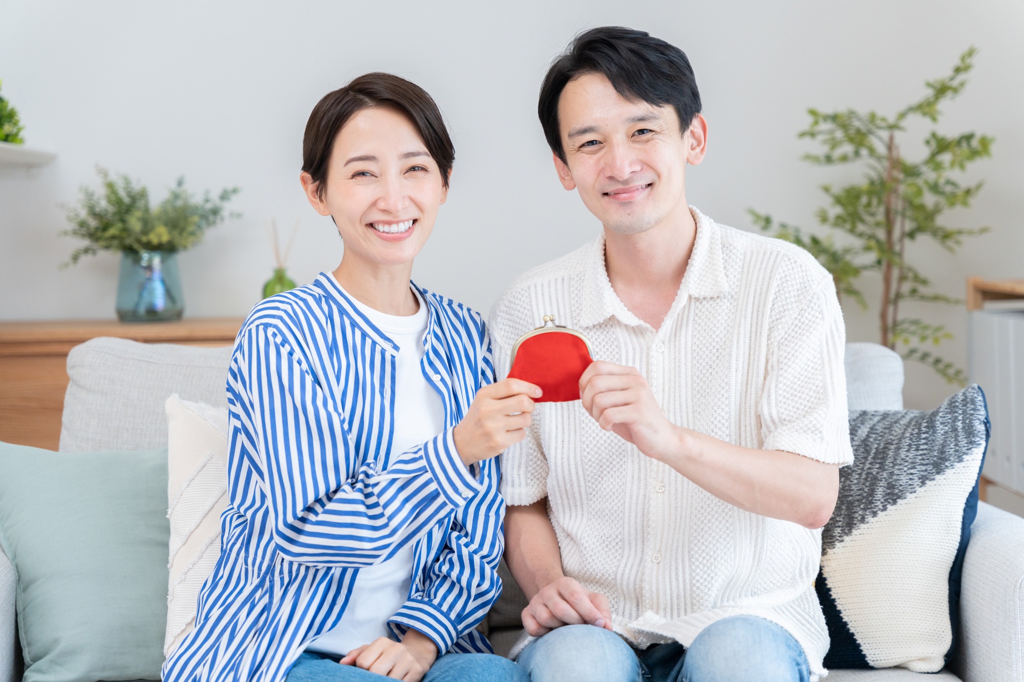 ペアローンを検討する夫婦